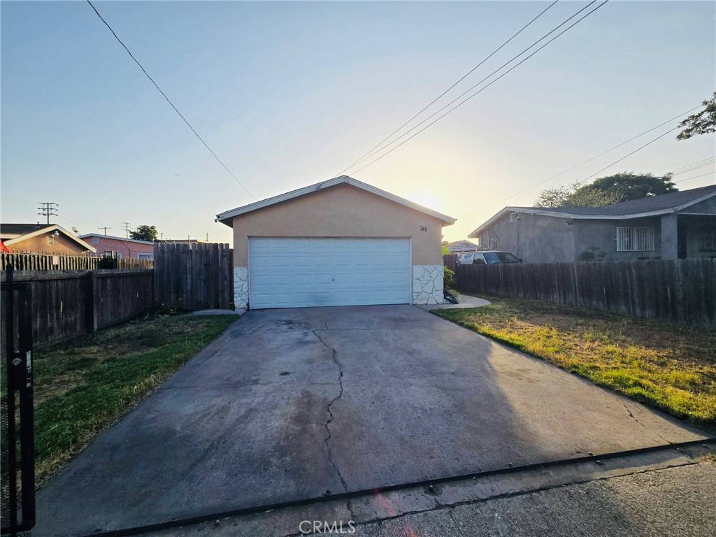 Los Angeles, CA 90001,7411 Elsie ST
