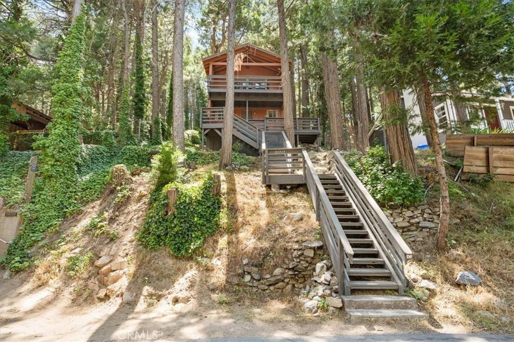 Crestline, CA 92325,23717 Scenic DR