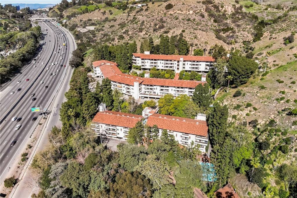 Hollywood Hills, CA 90068,2700 Cahuenga BLVD E #4313