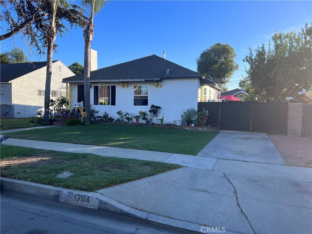 Compton, CA 90221,1704 E Killen PL