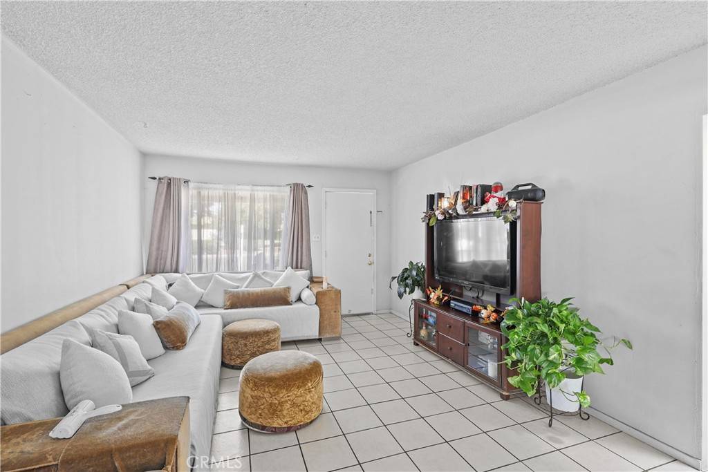 434 E Victoria ST Carson, CA 90746