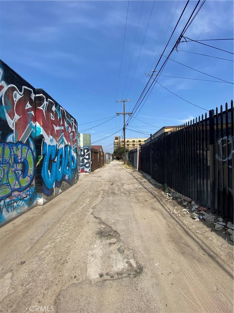 Los Angeles, CA 90011,1348 E 21st ST