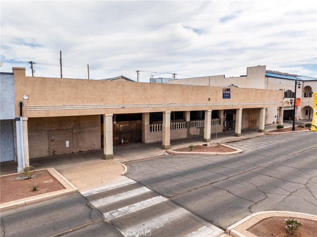 El Centro, CA 92243,759 W Main ST