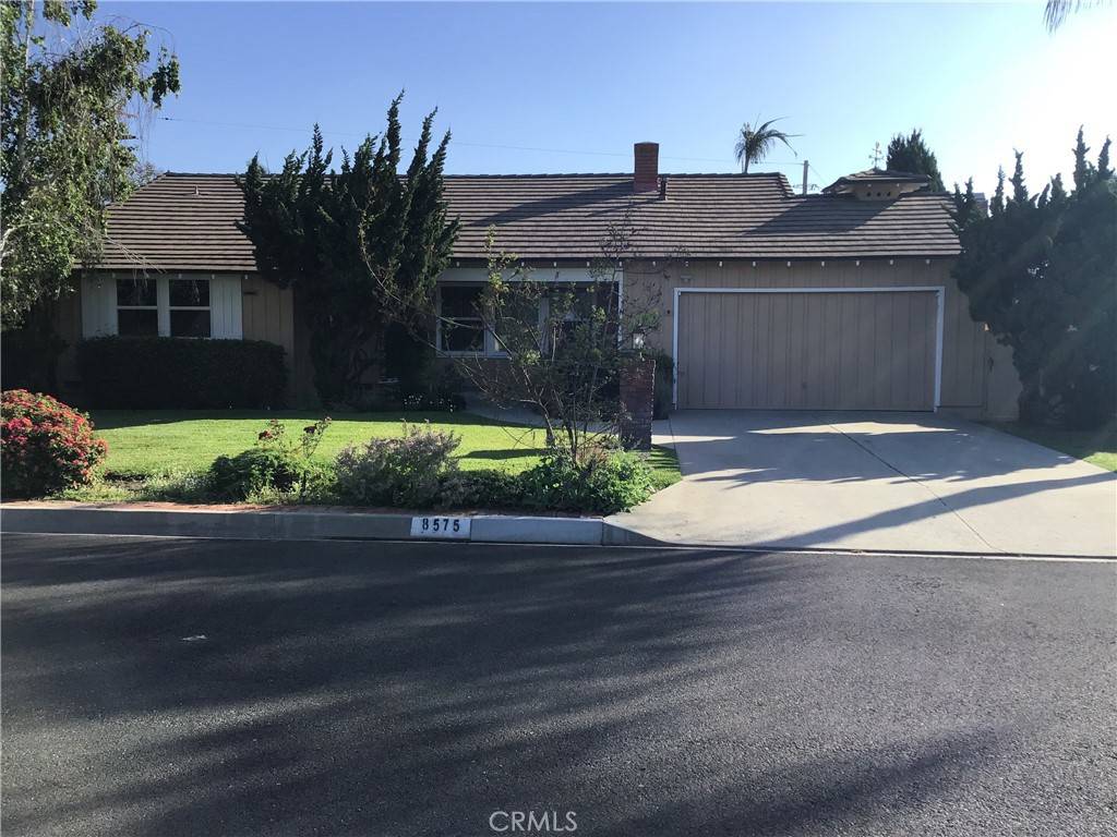 Downey, CA 90240,8575 Lubec ST