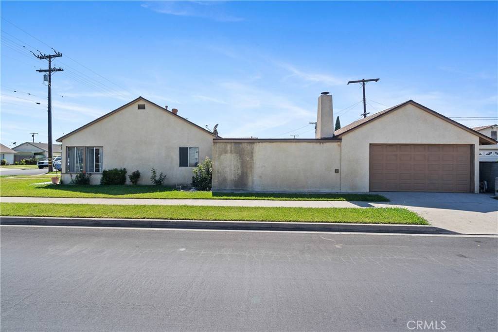 Bellflower, CA 90706,9159 Oak ST