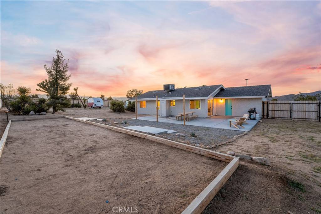 Joshua Tree, CA 92252,60325 Alta Mura DR