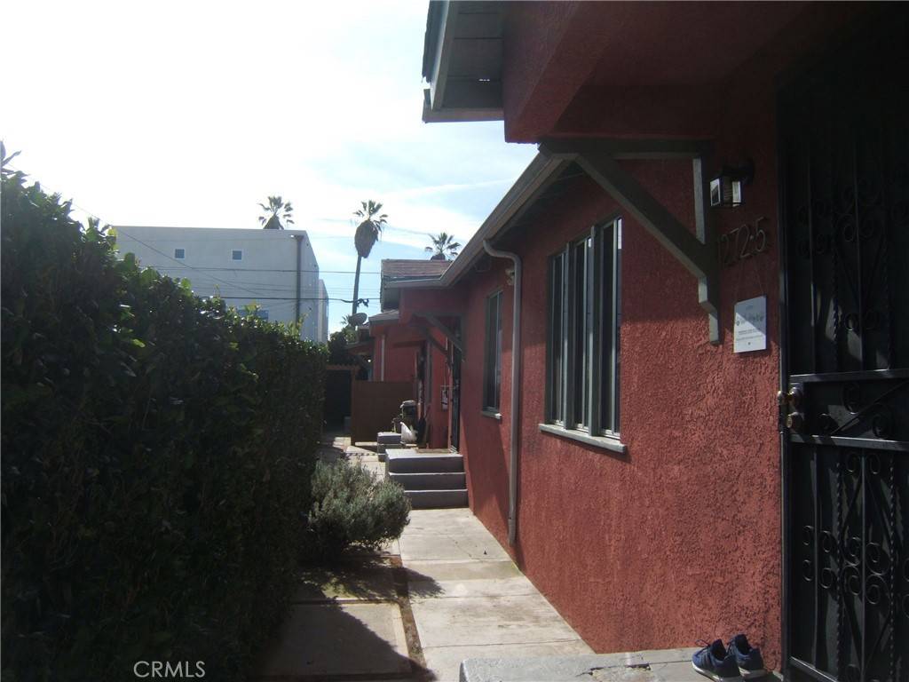 Los Angeles, CA 90007,1270 W 35th PL