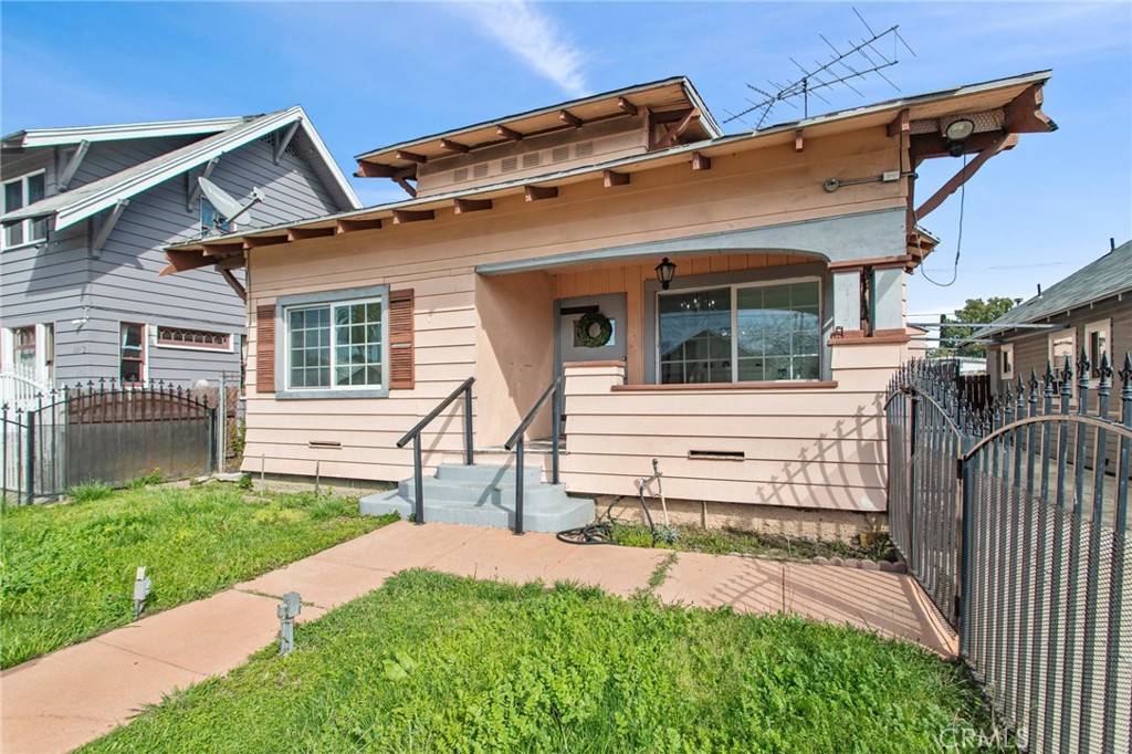 Los Angeles, CA 90042,230 Branch ST