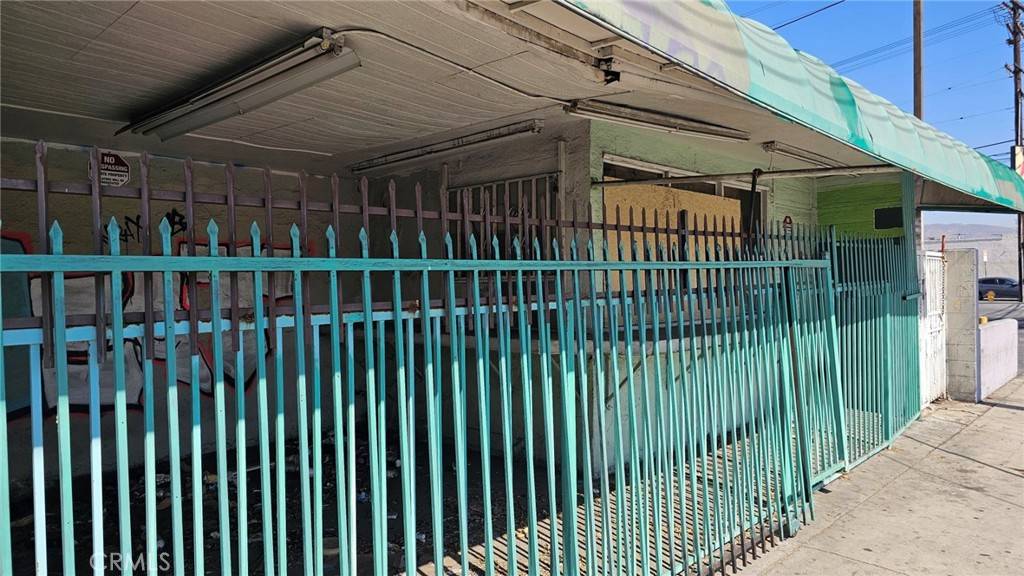 Pacoima, CA 91331,13741 Van Nuys BLVD
