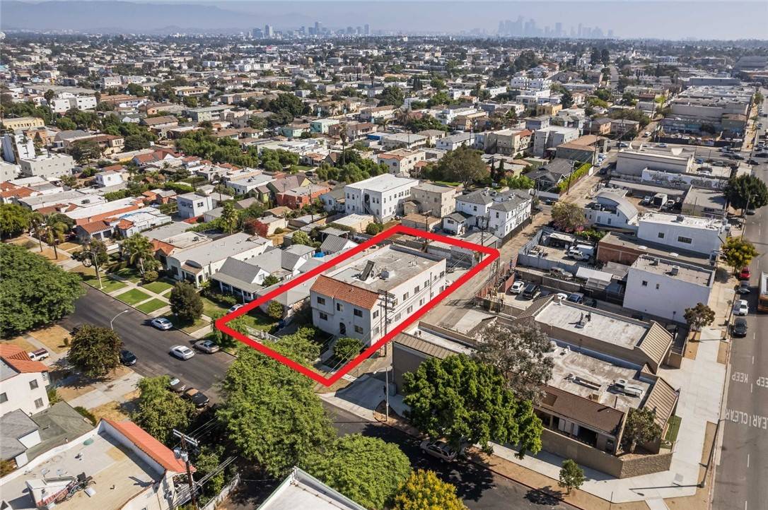 Los Angeles, CA 90019,1858 S Orange DR
