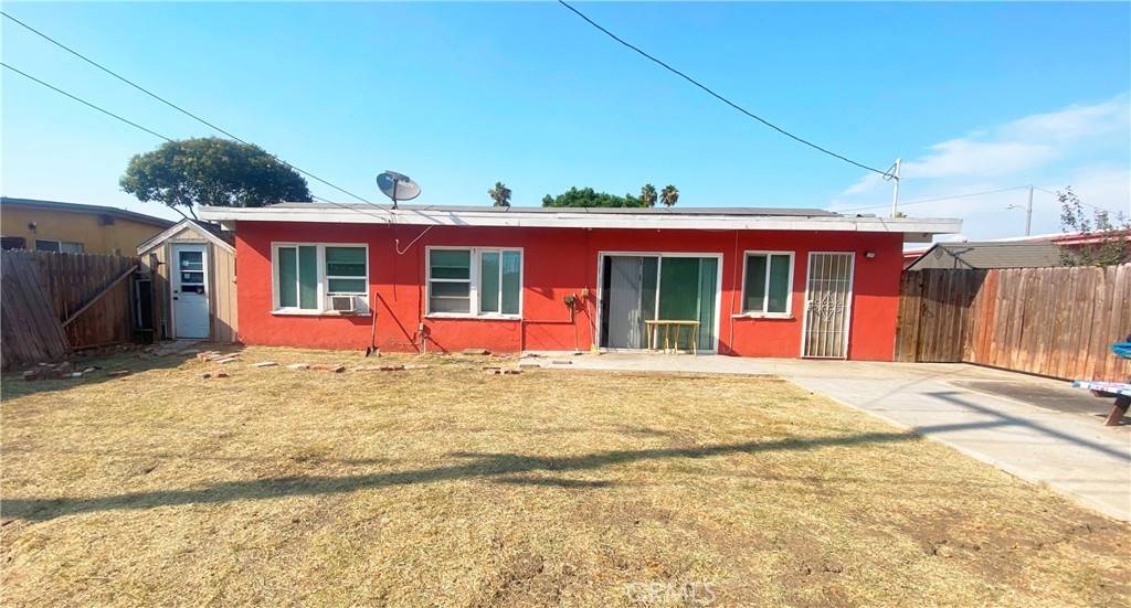 Compton, CA 90220,1718 W 166th ST