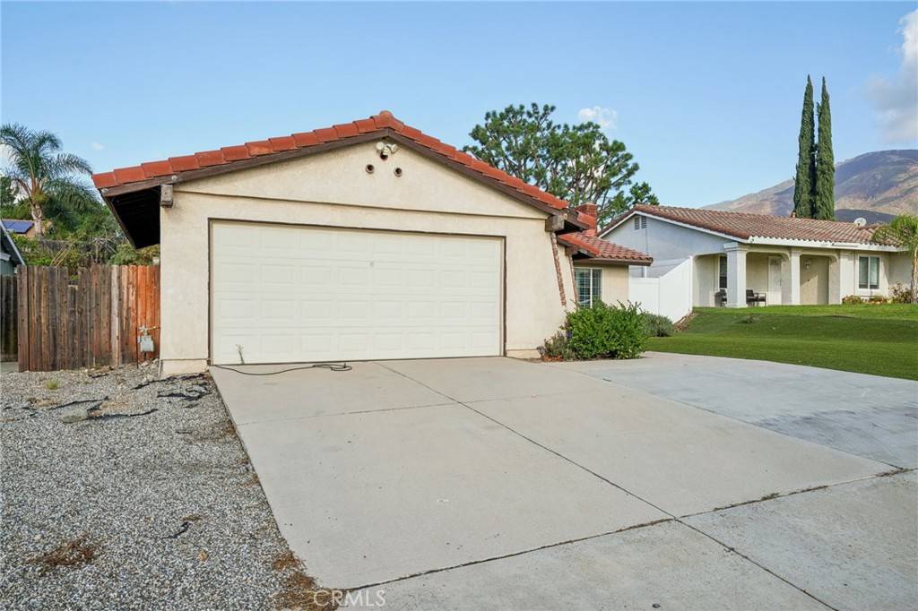 San Bernardino, CA 92407,6250 Robin LN