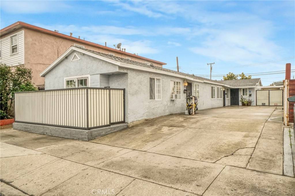 Hawthorne, CA 90250,11509 Inglewood AVE