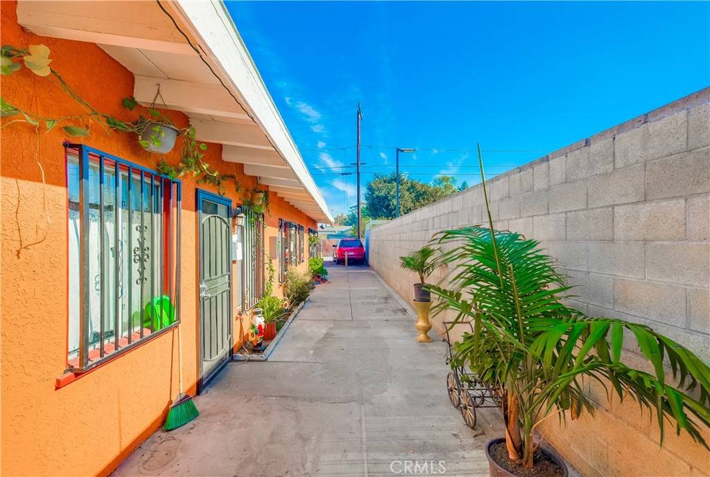 Long Beach, CA 90805,6730 N Paramount BLVD