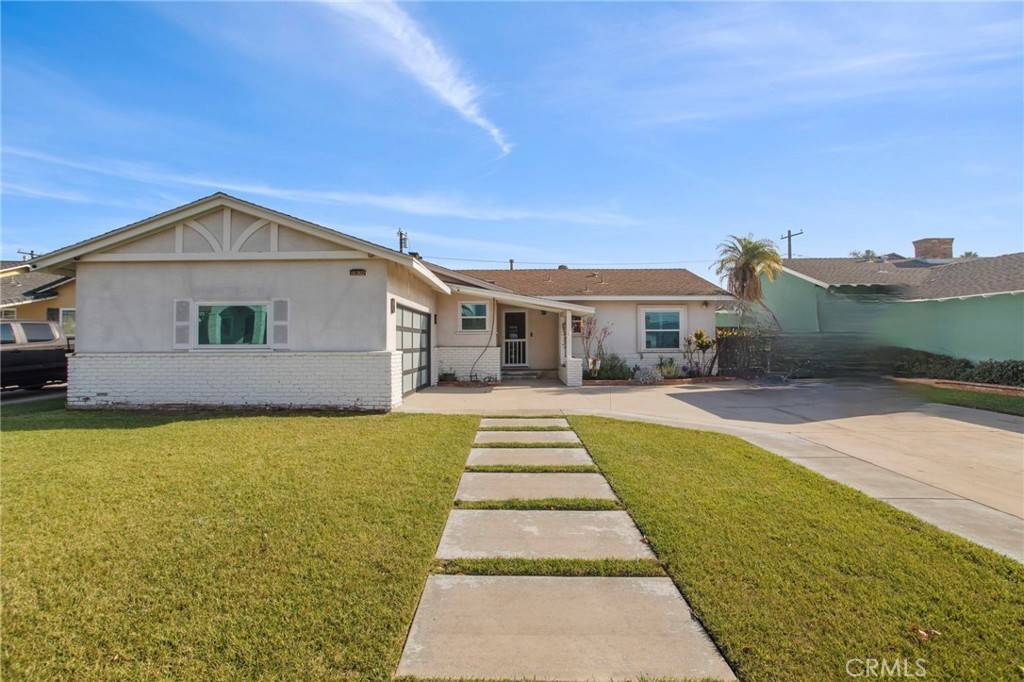 Downey, CA 90241,10302 Cord AVE