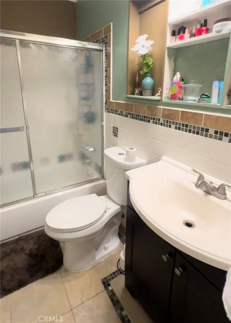 Azusa, CA 91702,691 E Lee PL
