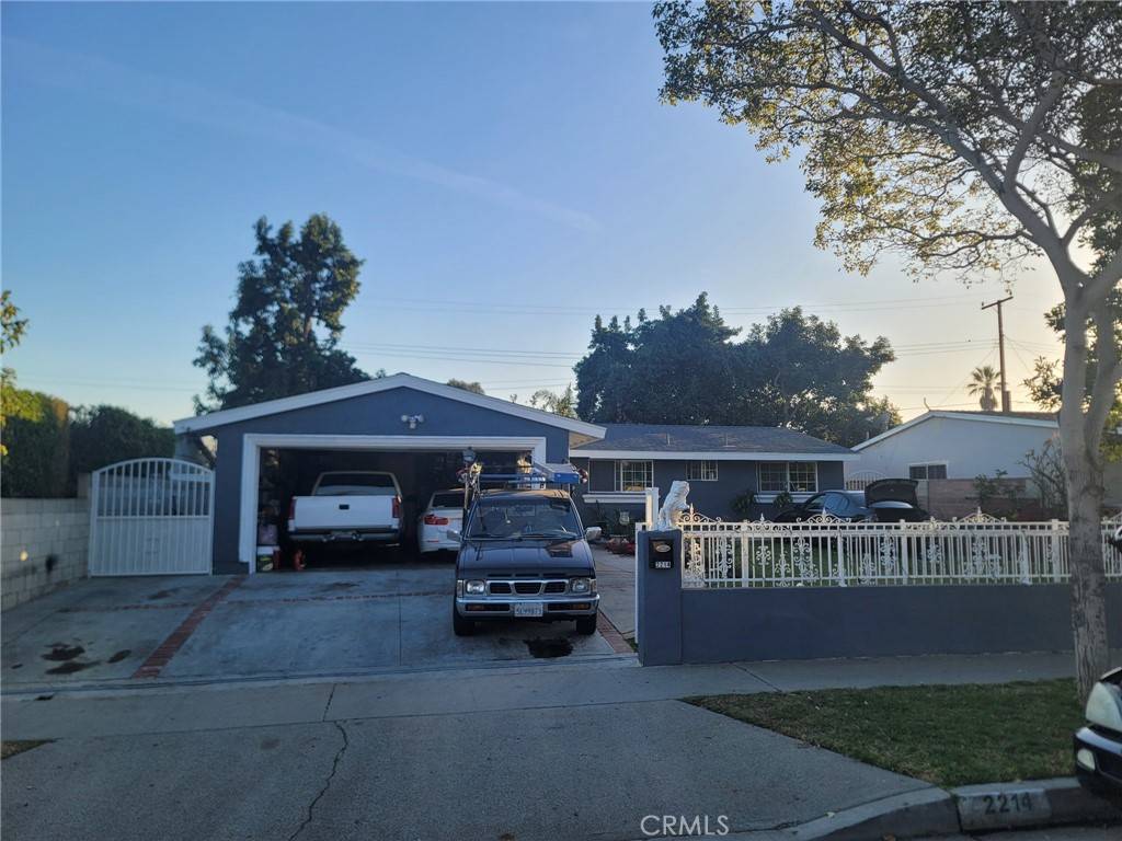 Santa Ana, CA 92703,2214 Mark ST