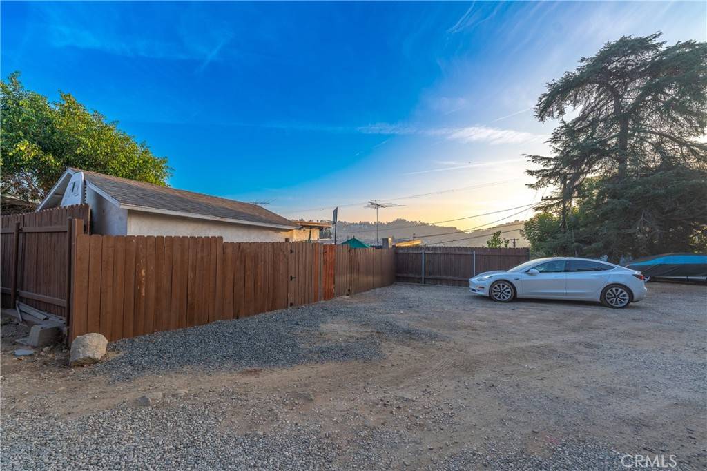 Los Angeles, CA 90042,6205 Monterey RD