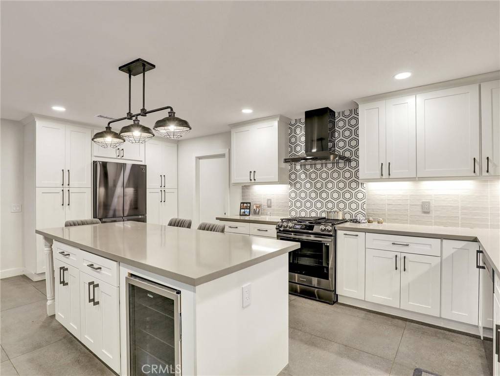Huntington Beach, CA 92646,10261 Maikai DR