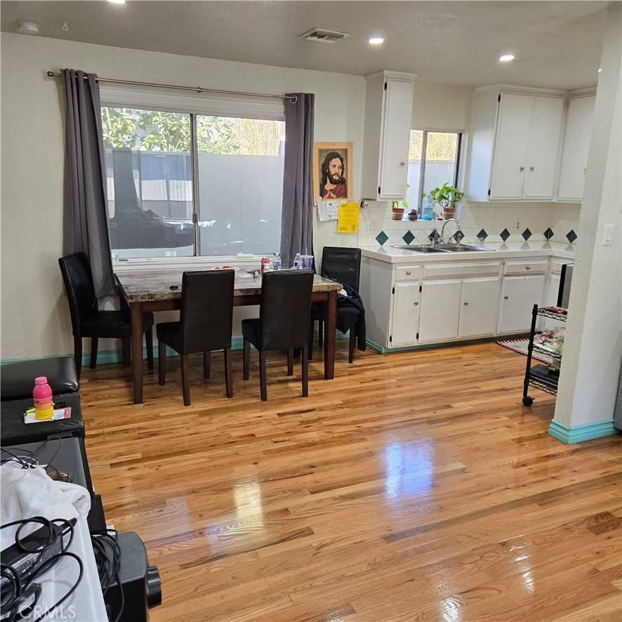 San Fernando, CA 91340,1213 Mott ST