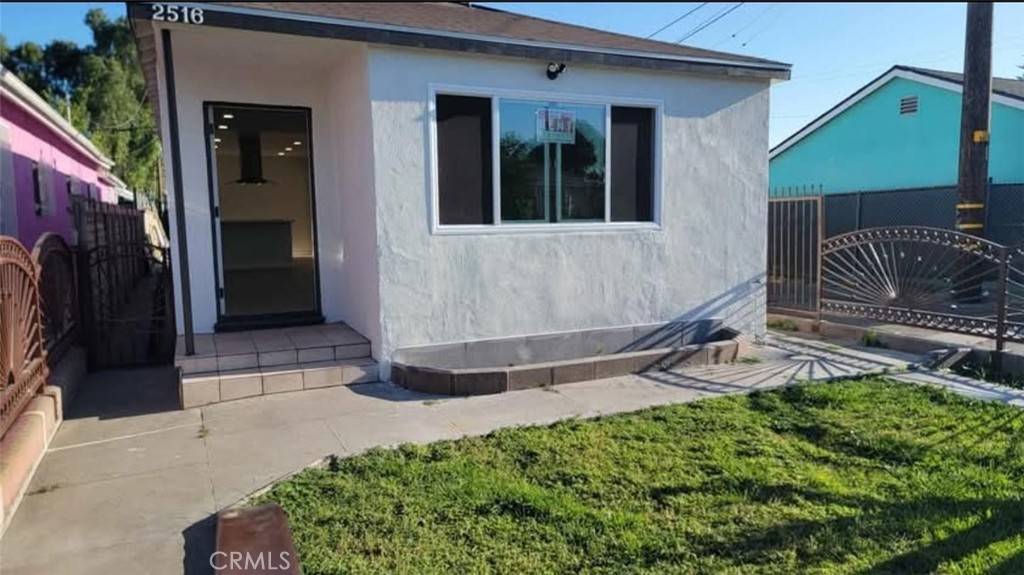 Compton, CA 90222,2516 E 131st ST