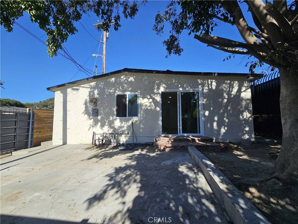 Sun Valley, CA 91352,10657 Sherman WAY