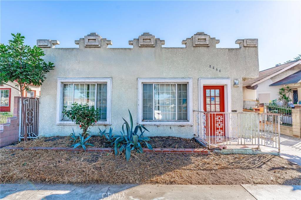 South Gate, CA 90280,8464 California AVE