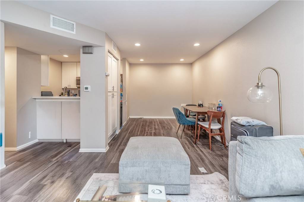 7304 Quill DR #180 Downey, CA 90242