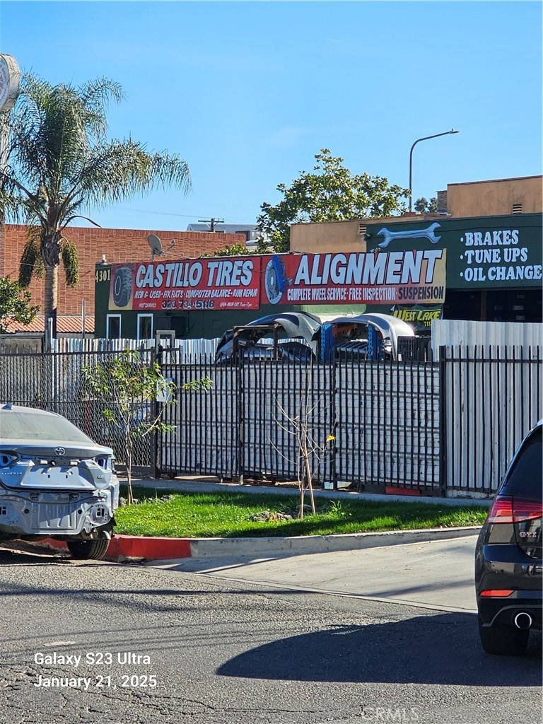 Los Angeles, CA 90008,4301 Crenshaw BLVD
