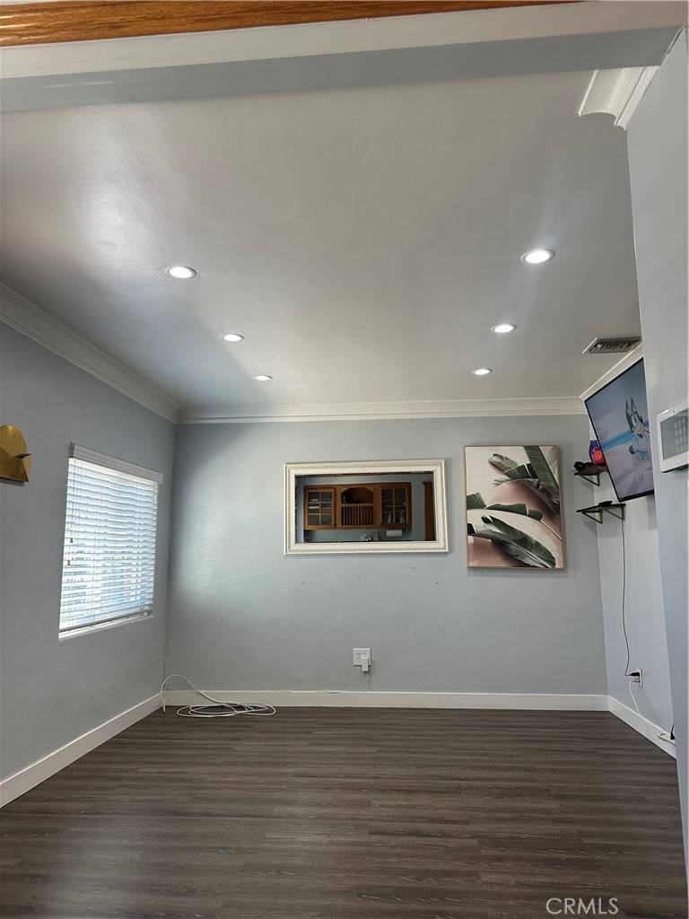 Long Beach, CA 90805,1917 E 61st