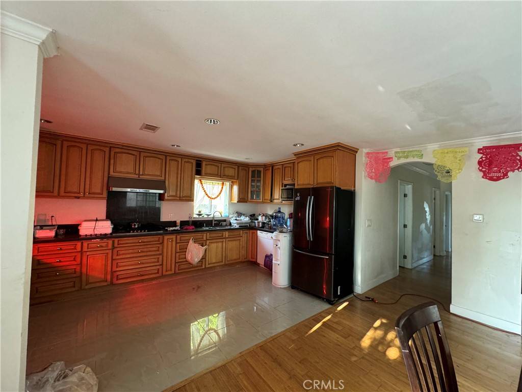 Los Angeles, CA 90032,4850 O'Sullivan DR