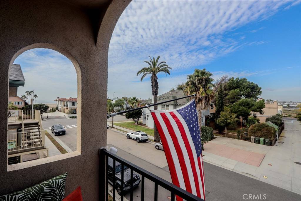 Seal Beach, CA 90740,112 2nd ST