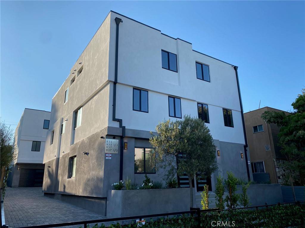Los Angeles, CA 90029,837 N Harvard BLVD