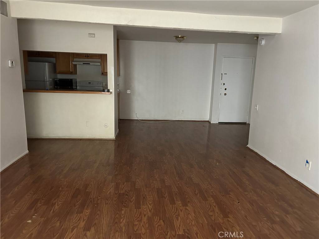 Encino, CA 91316,5460 White Oak AVE #G101