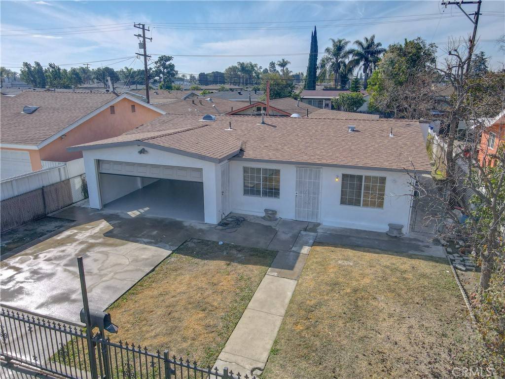 Downey, CA 90241,8702 Fontana ST