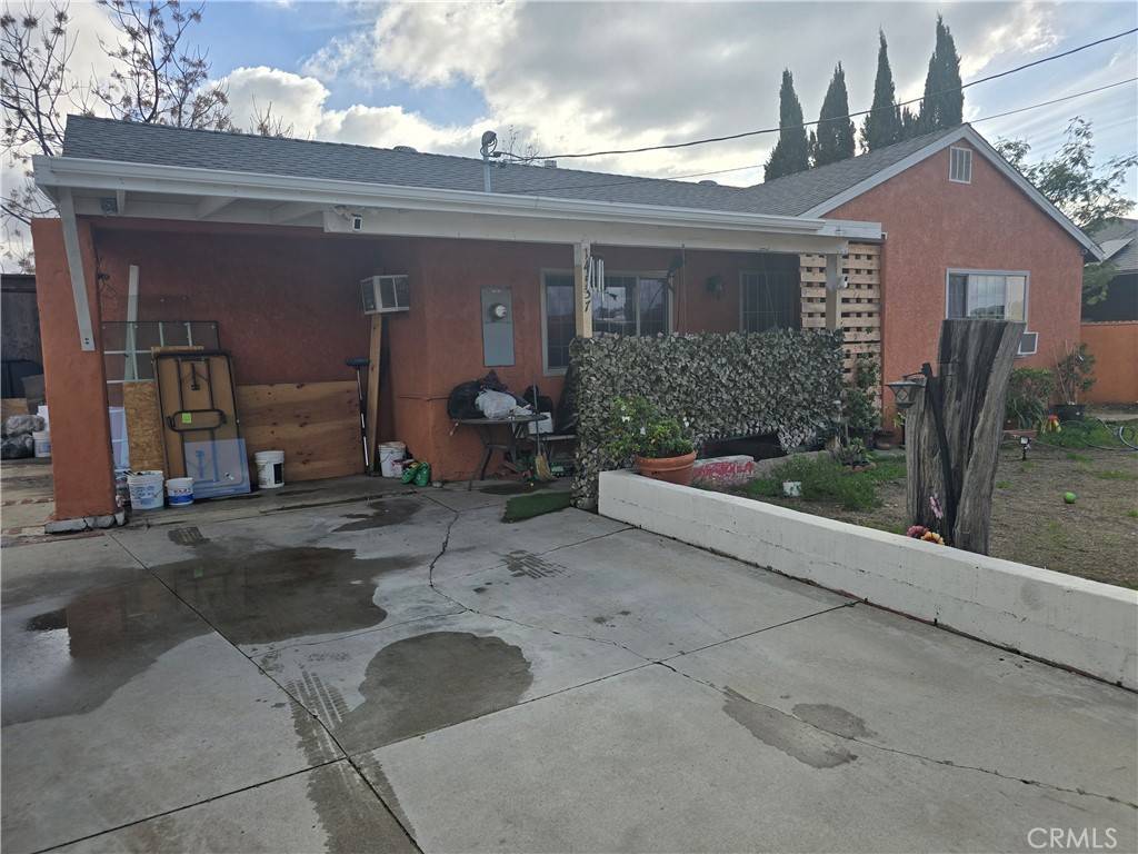 Fontana, CA 92335,14537 Rosemary DR