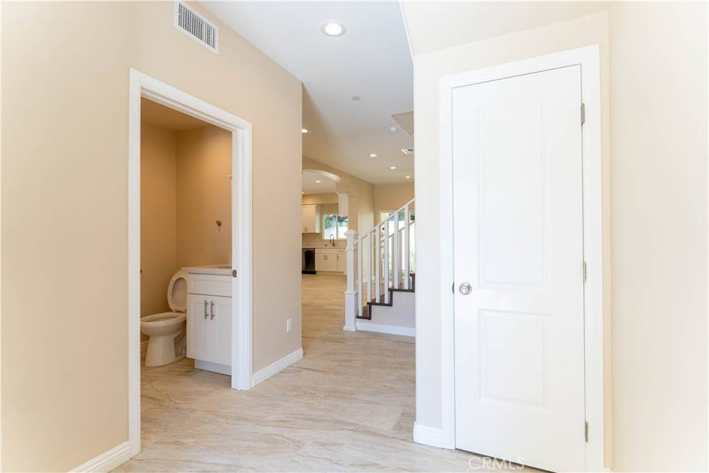 Panorama City, CA 91402,9246 Cedros AVE #2