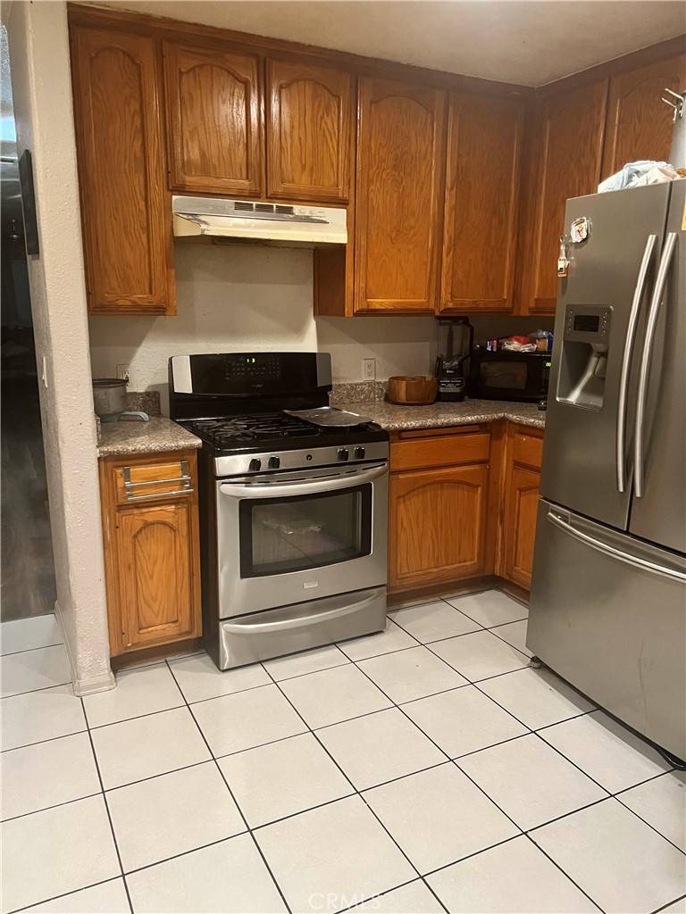 Bakersfield, CA 93307,308 E 10th ST #2