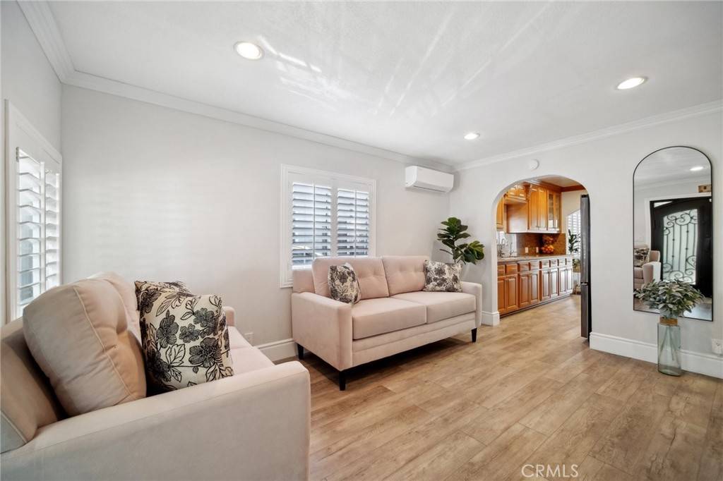 Hawthorne, CA 90250,4720 W 141st ST