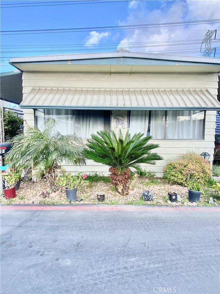 Paramount, CA 90723,16600 Orange Ave, Spc 108