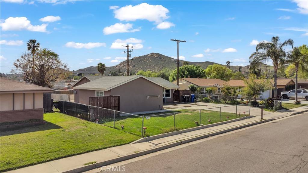 Jurupa Valley, CA 92509,6248 Rustic LN