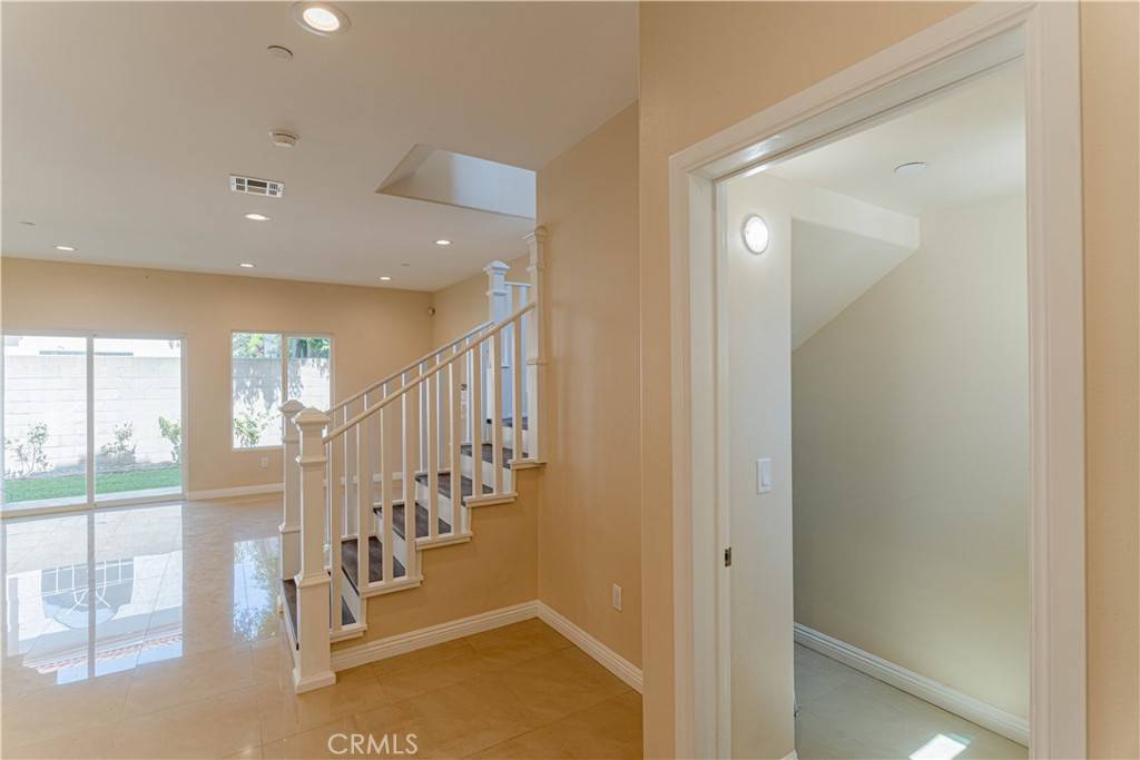 Panorama City, CA 91402,9246 Cedros AVE #3
