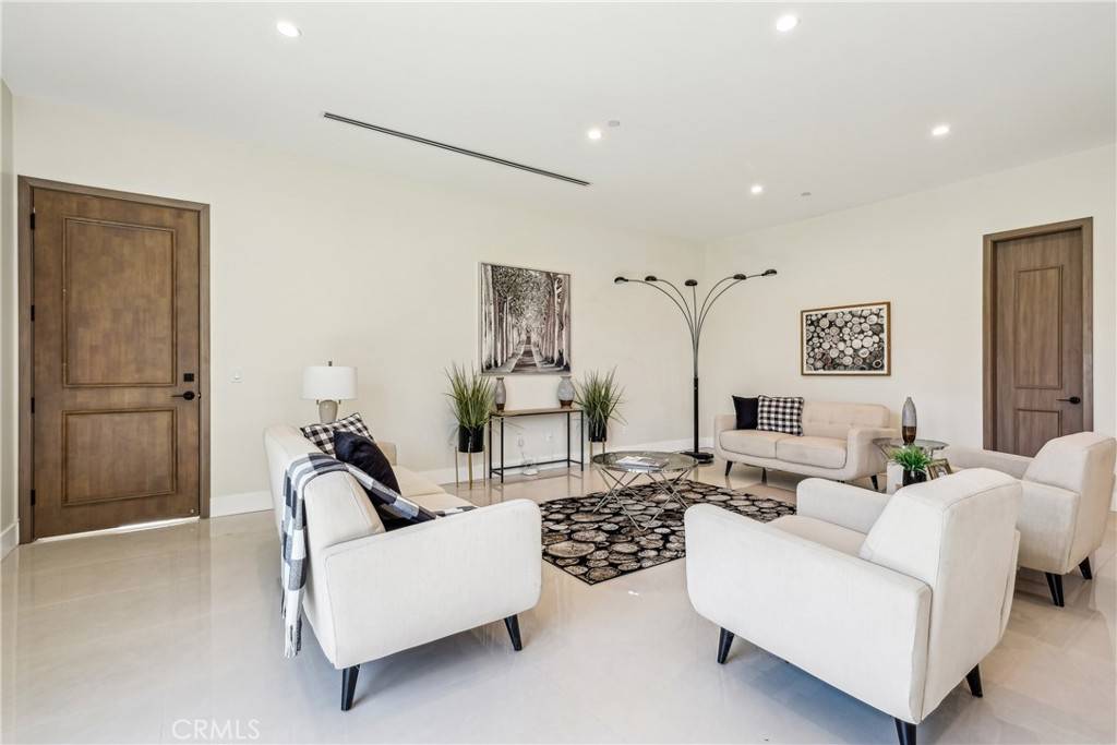 Bellflower, CA 90706,10349 mapledale ST