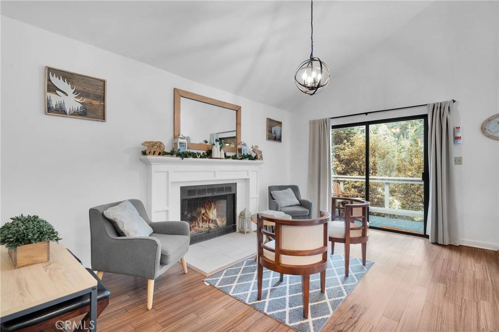 561 Dover CT Lake Arrowhead, CA 92352