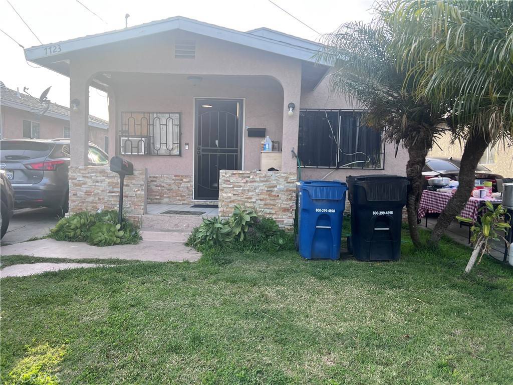 Cudahy, CA 90201,7723 Otis AVE