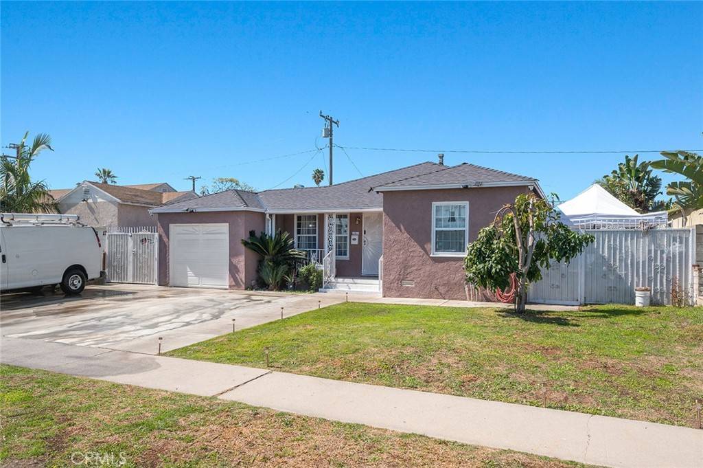 Compton, CA 90220,1213 S Cliveden AVE