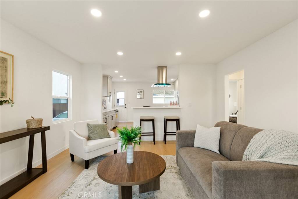 Long Beach, CA 90805,162 E Louise ST