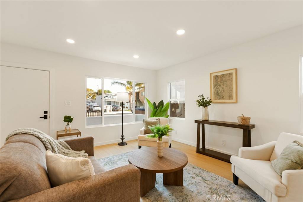 Long Beach, CA 90805,162 E Louise ST