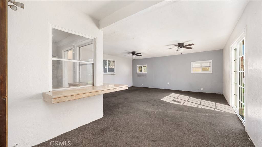 Compton, CA 90220,1407 W 165th ST
