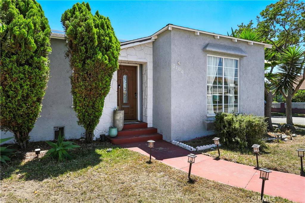 South Gate, CA 90280,3700 Santa Ana ST